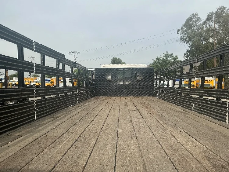 2018 Hino 268 in Fontana, CA — photo 8