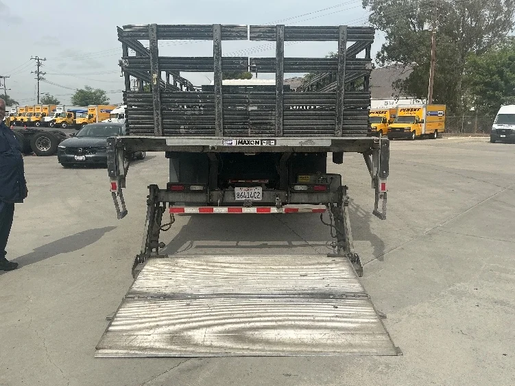 2018 Hino 268 in Fontana, CA — photo 9