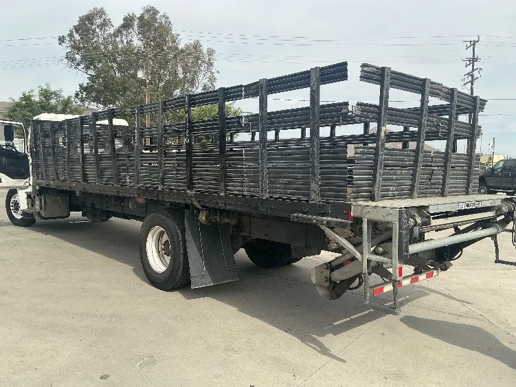 2018 Hino 268 in Fontana, CA — photo 6