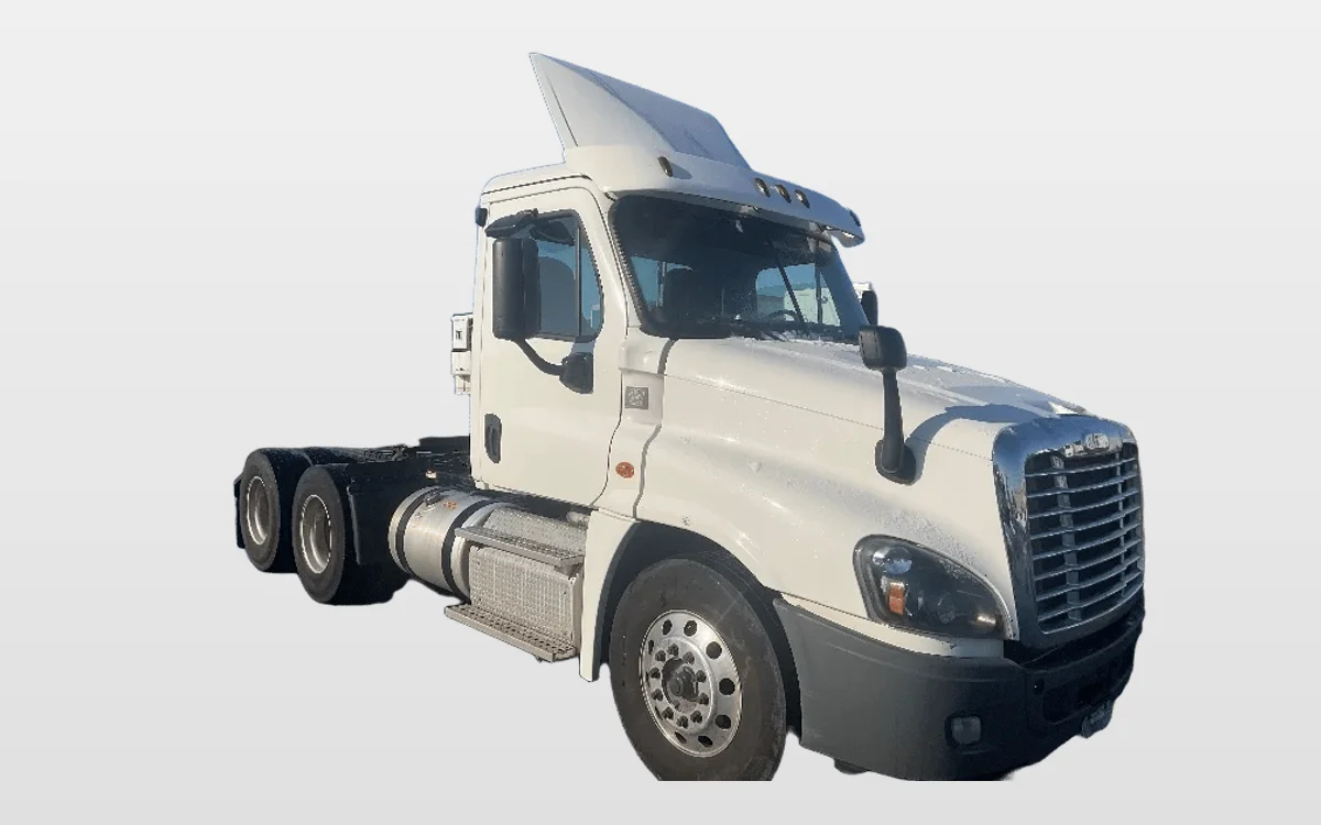 2019 Freightliner Cascadia - image 1