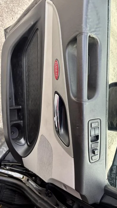 2022 Peterbilt 579 - image 16