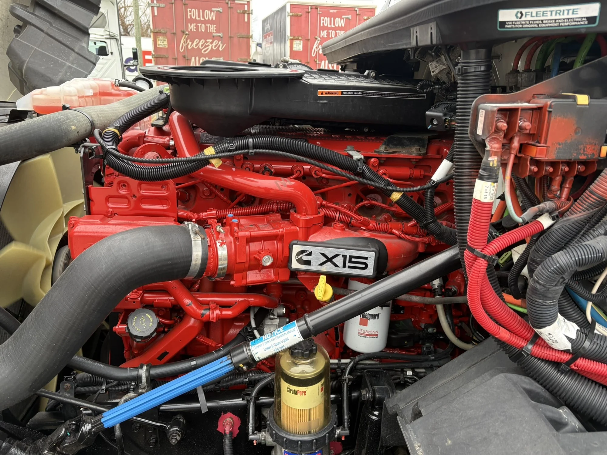 2021 International LT - image 12