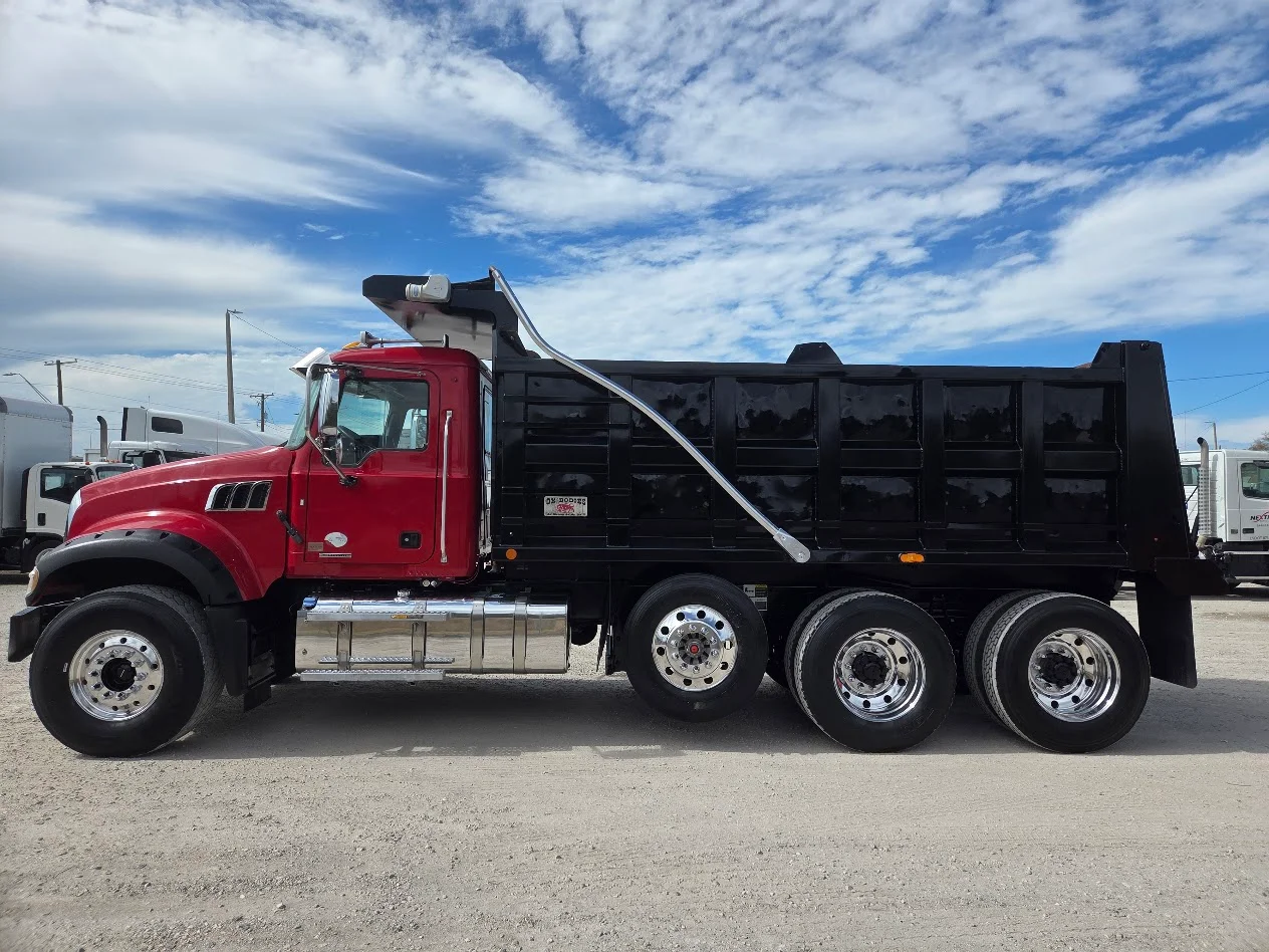 2019 Mack Granite in Tampa, FL — photo 8