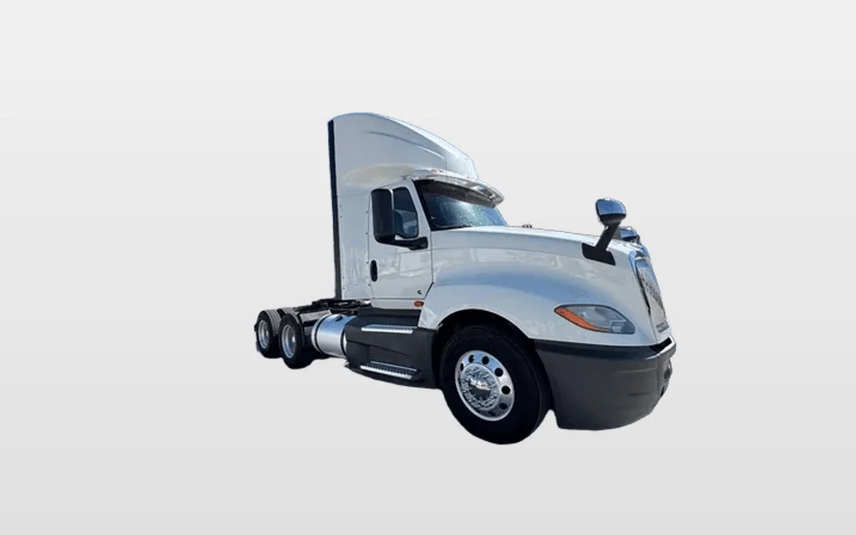 2019 International LT - image 1