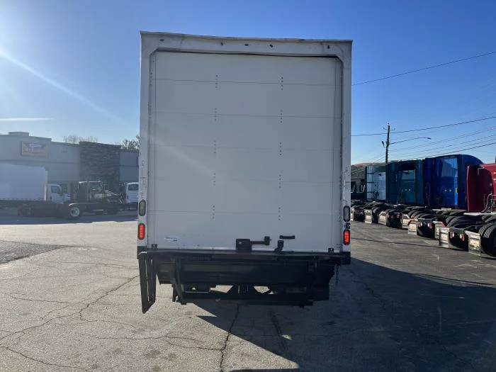 2017 Hino 268 - image 8