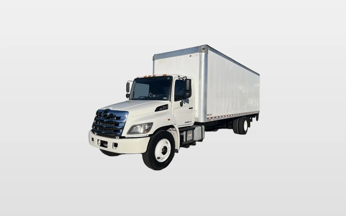 2017 Hino 268 - image 1