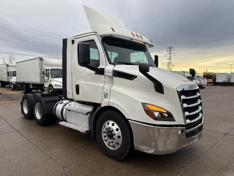 2020 Freightliner Cascadia in Allen Park, MI