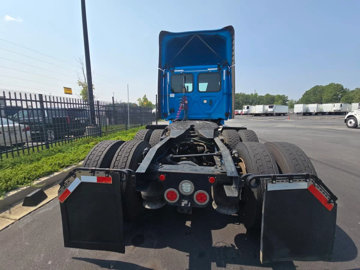 2019 Freightliner Cascadia in Atlanta, GA — photo 5