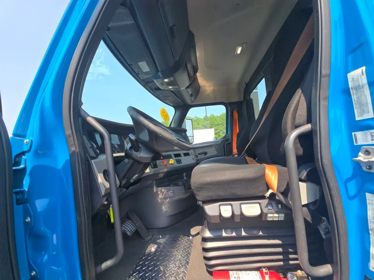 2019 Freightliner Cascadia in Atlanta, GA — photo 7