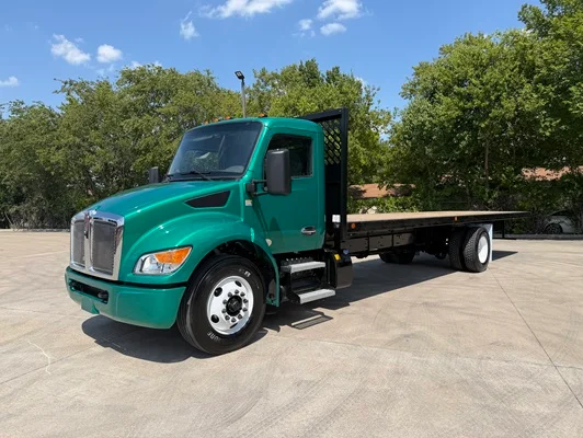 2024 Kenworth T280 in Fort Worth, TX — photo 2