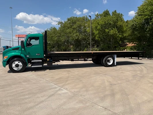 2024 Kenworth T280 in Fort Worth, TX — photo 12