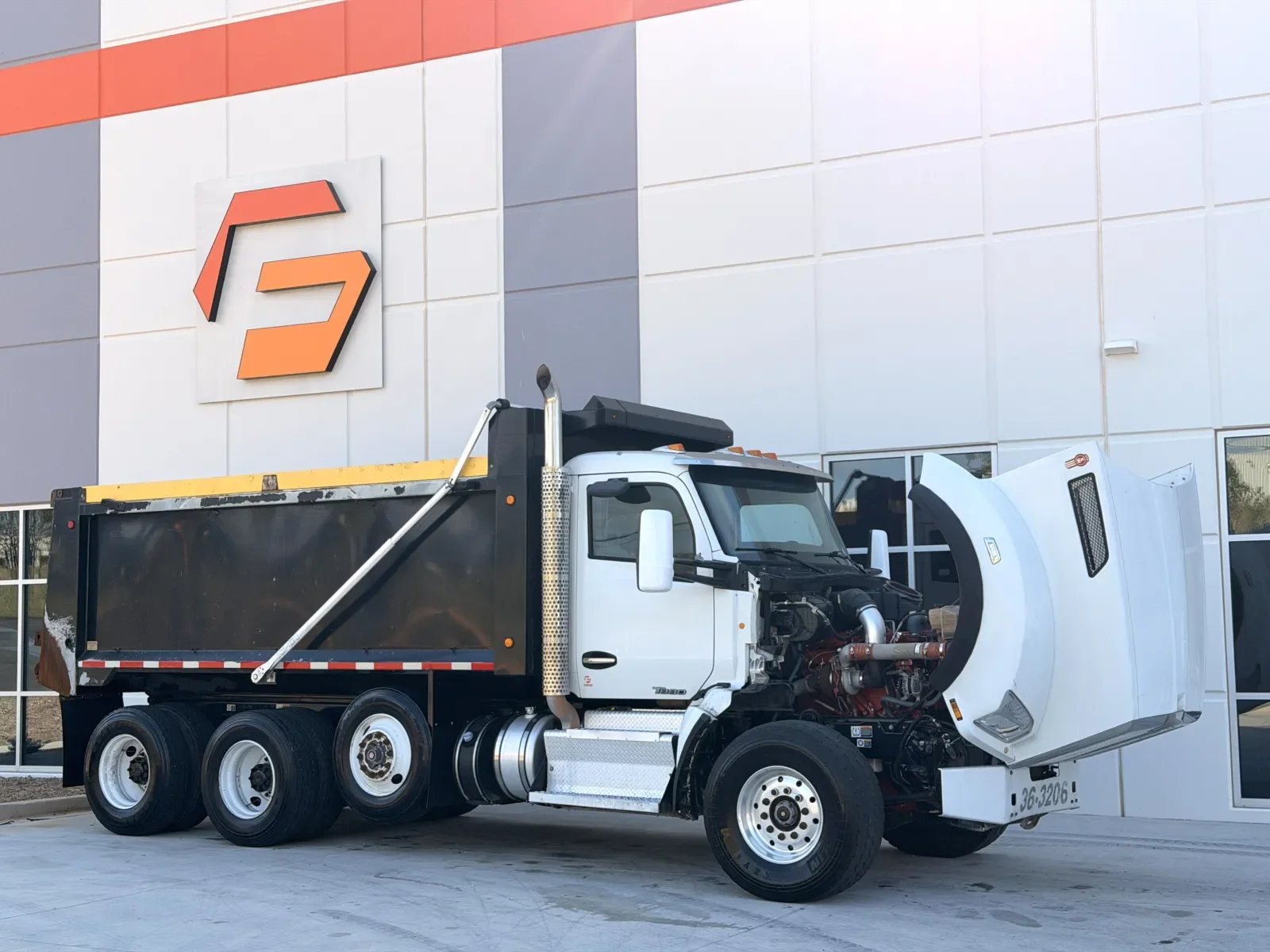 2016 Kenworth T880 - image 10