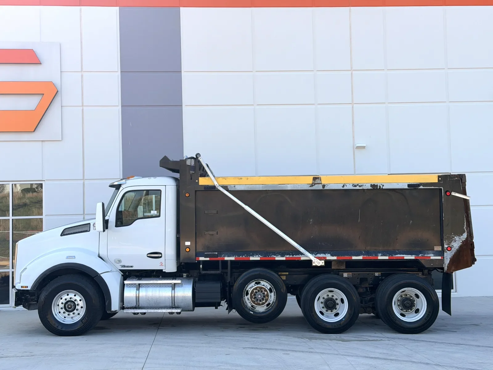 2016 Kenworth T880 - image 5