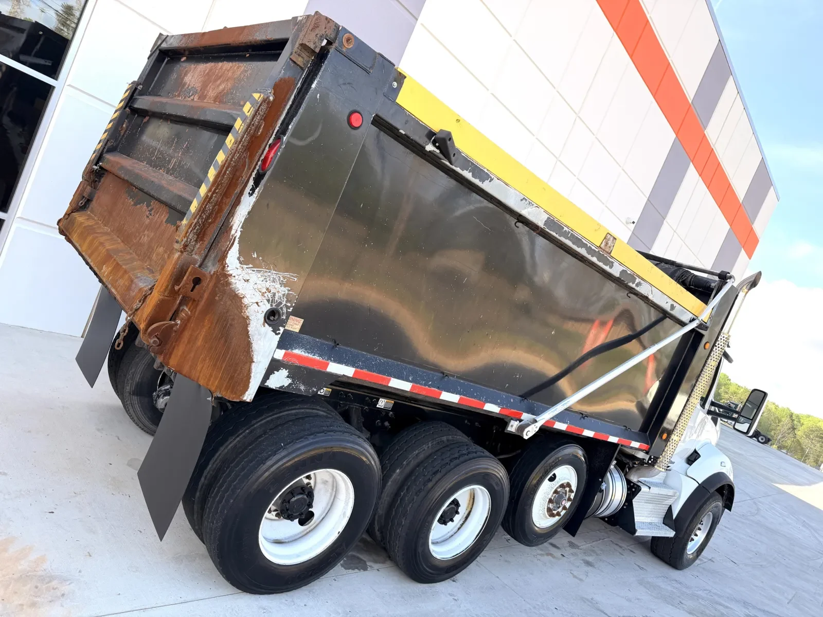 2016 Kenworth T880 - image 12