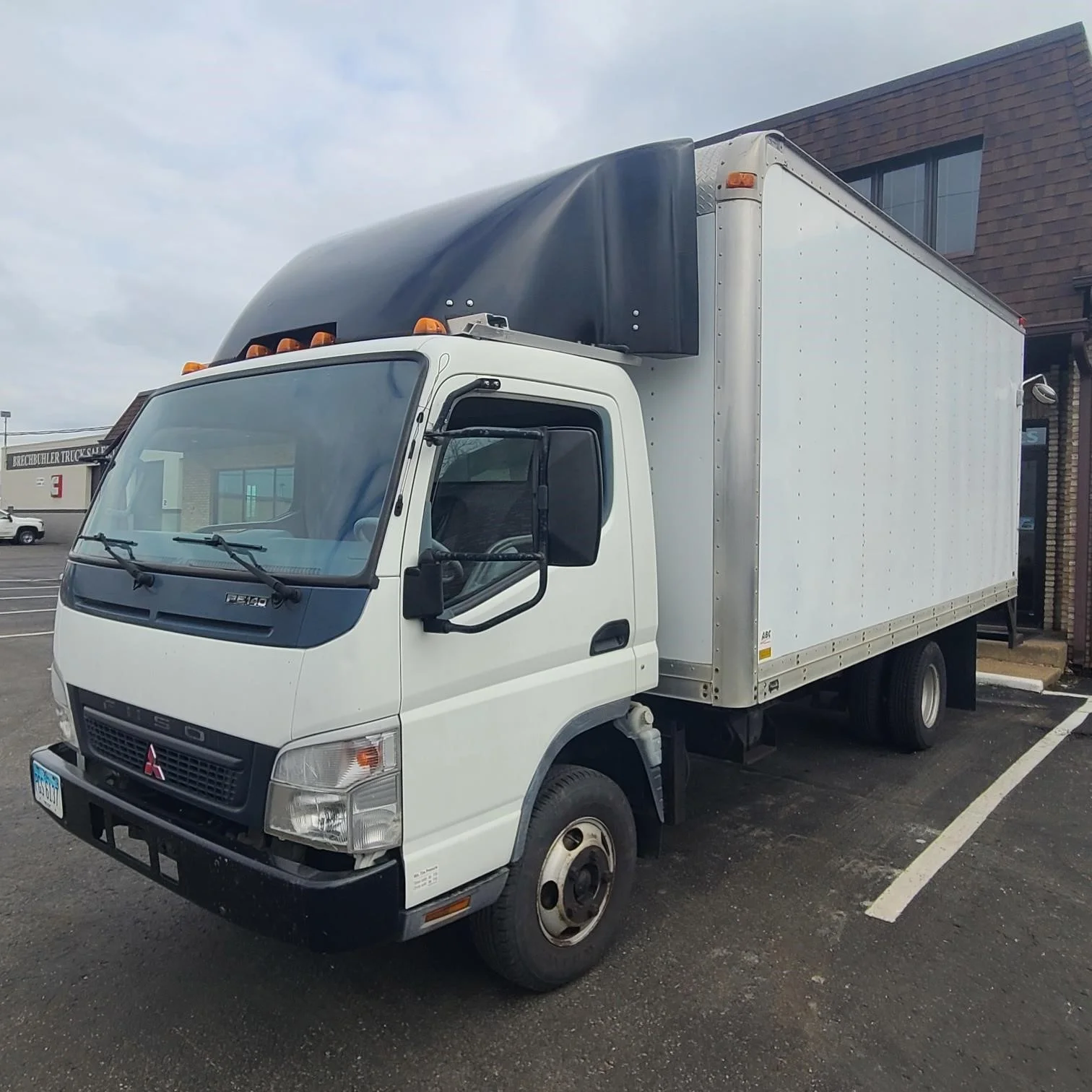 2007 Mitsubishi Fuso in Canton, OH — photo 2