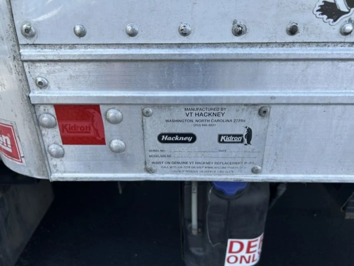 2020 Isuzu NQR in Farmingdale, NY — photo 14