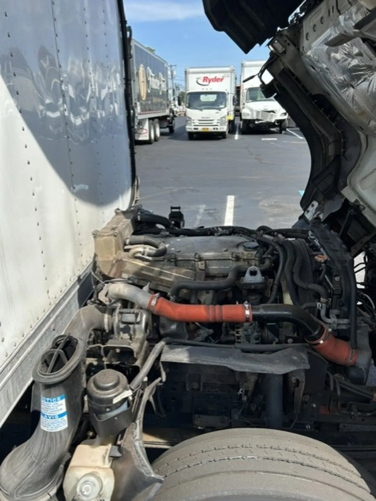 2020 Isuzu NQR in Farmingdale, NY — photo 16