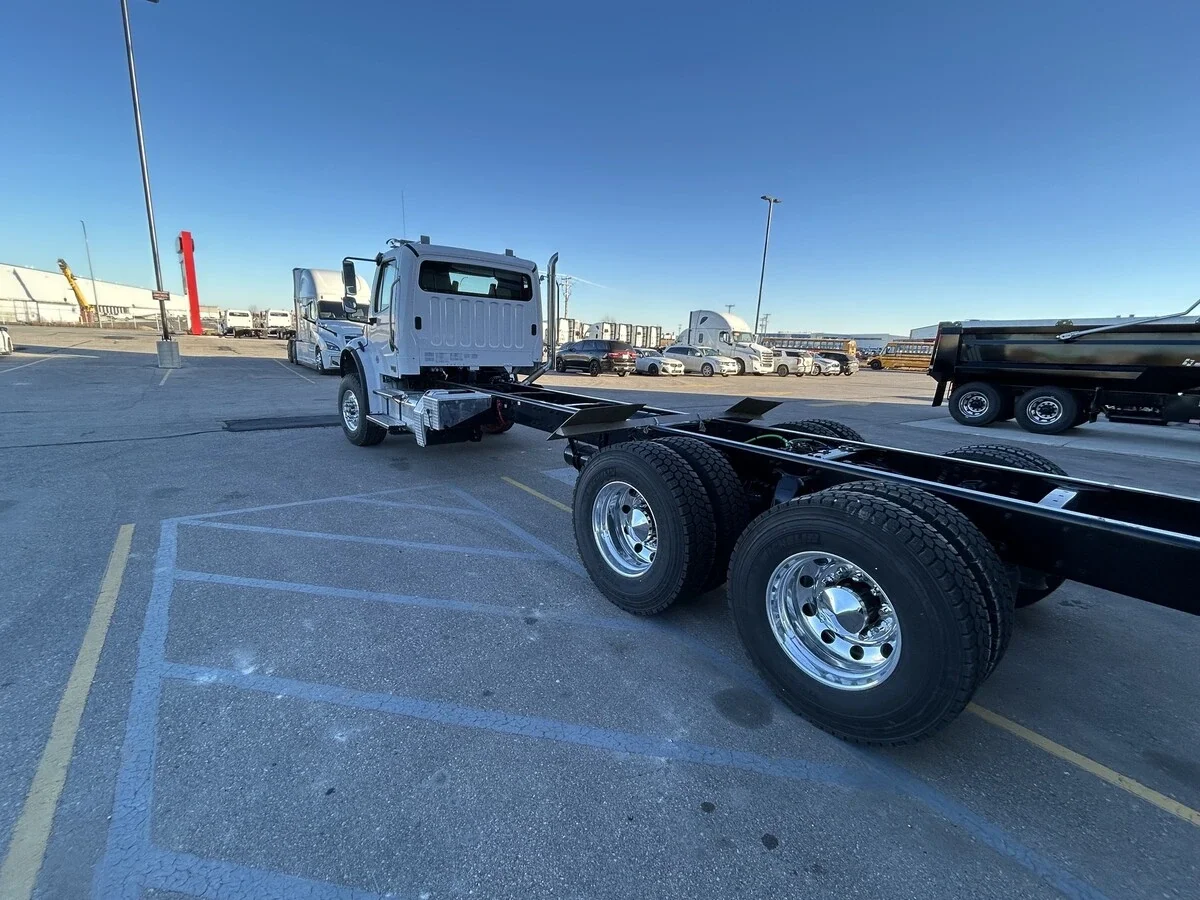 2026 Freightliner M2 106 — photo 6