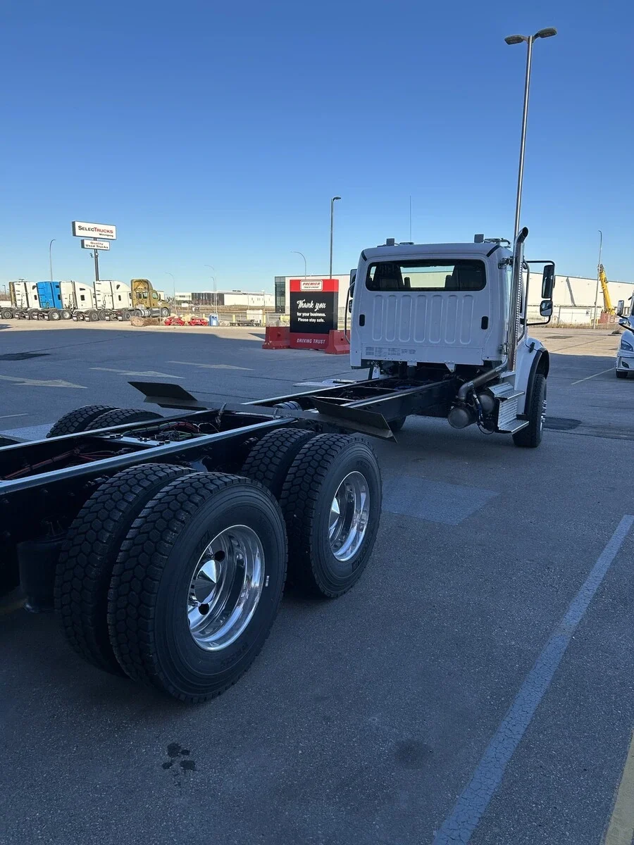 2026 Freightliner M2 106 — photo 4