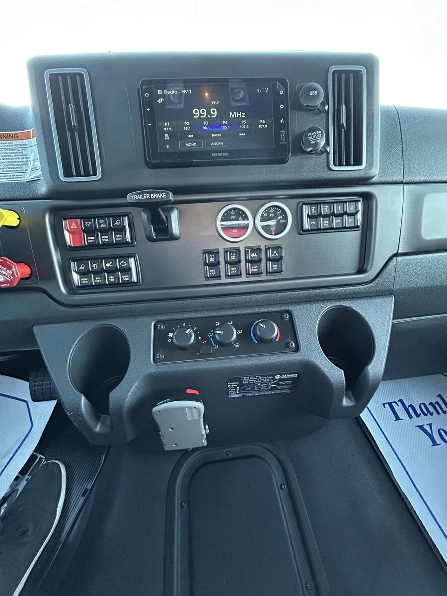 2026 Freightliner M2 106 — photo 11
