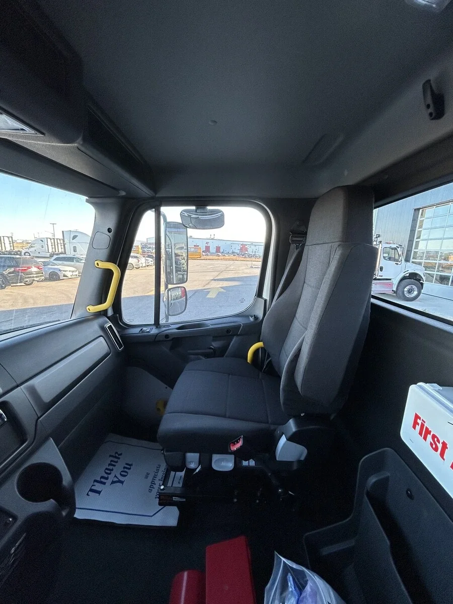 2026 Freightliner M2 106 — photo 12