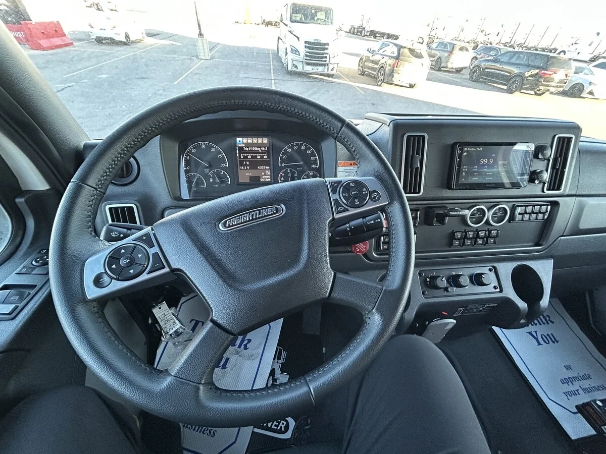 2026 Freightliner M2 106 — photo 10