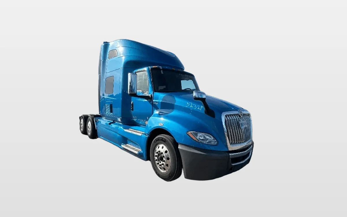 2021 International LT - image 1