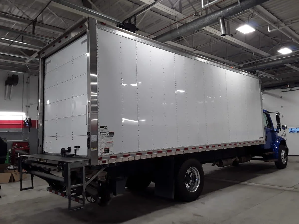 2020 Freightliner M2 106 - image 4