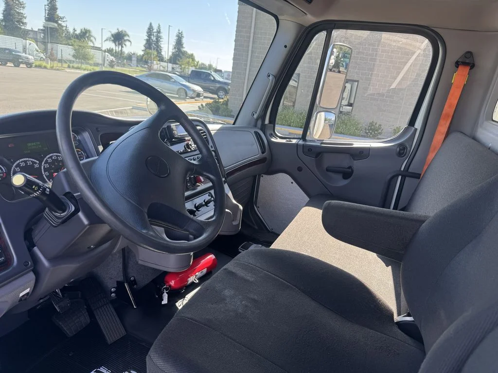 2021 Freightliner in Stockton, CA — photo 18