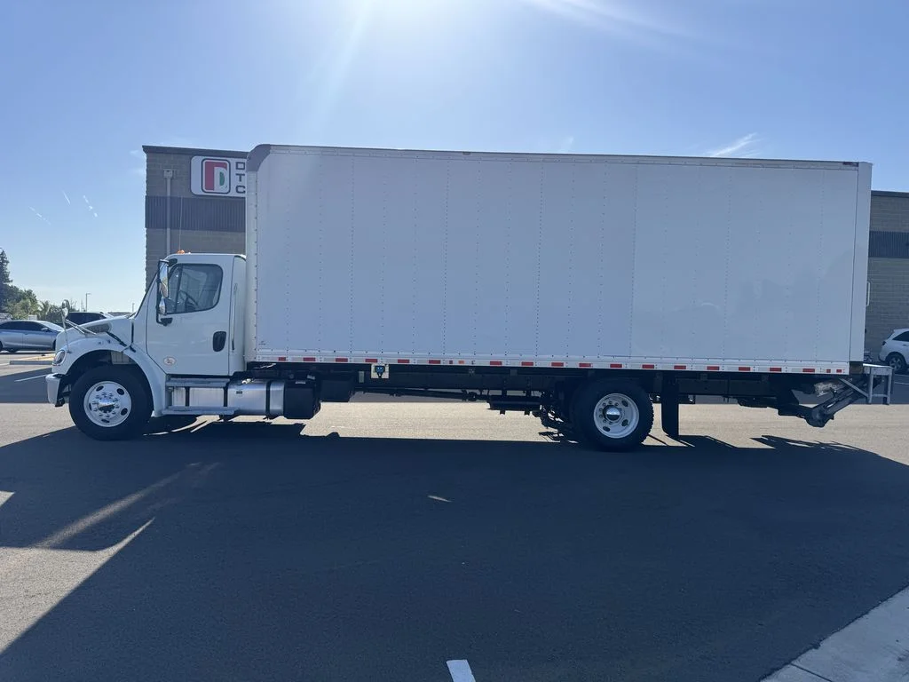 2021 Freightliner in Stockton, CA — photo 4