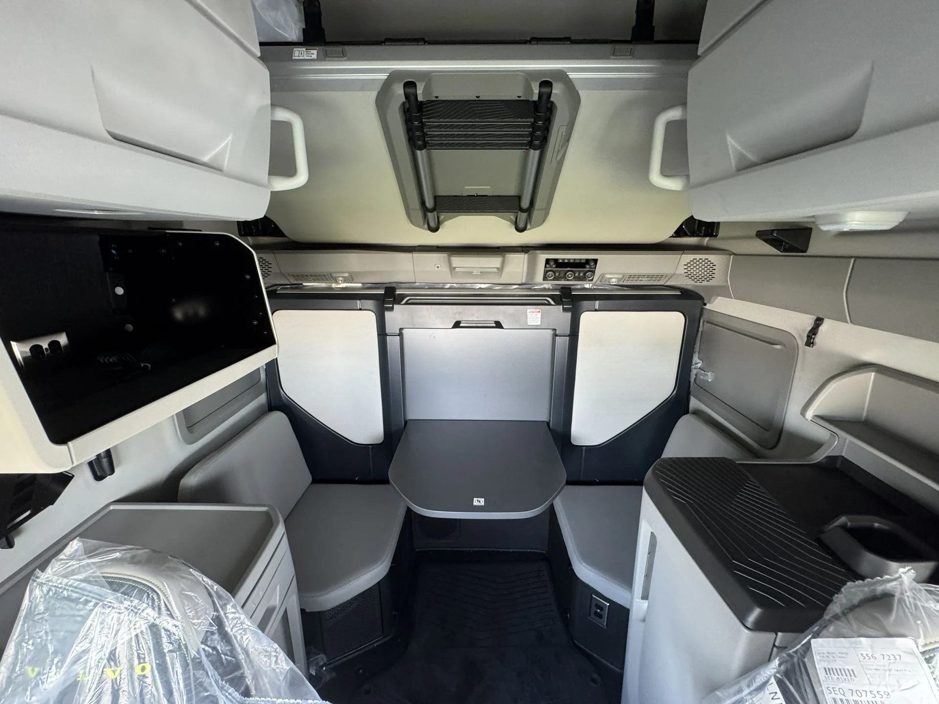 2026 Volvo VNL 860 - image 11