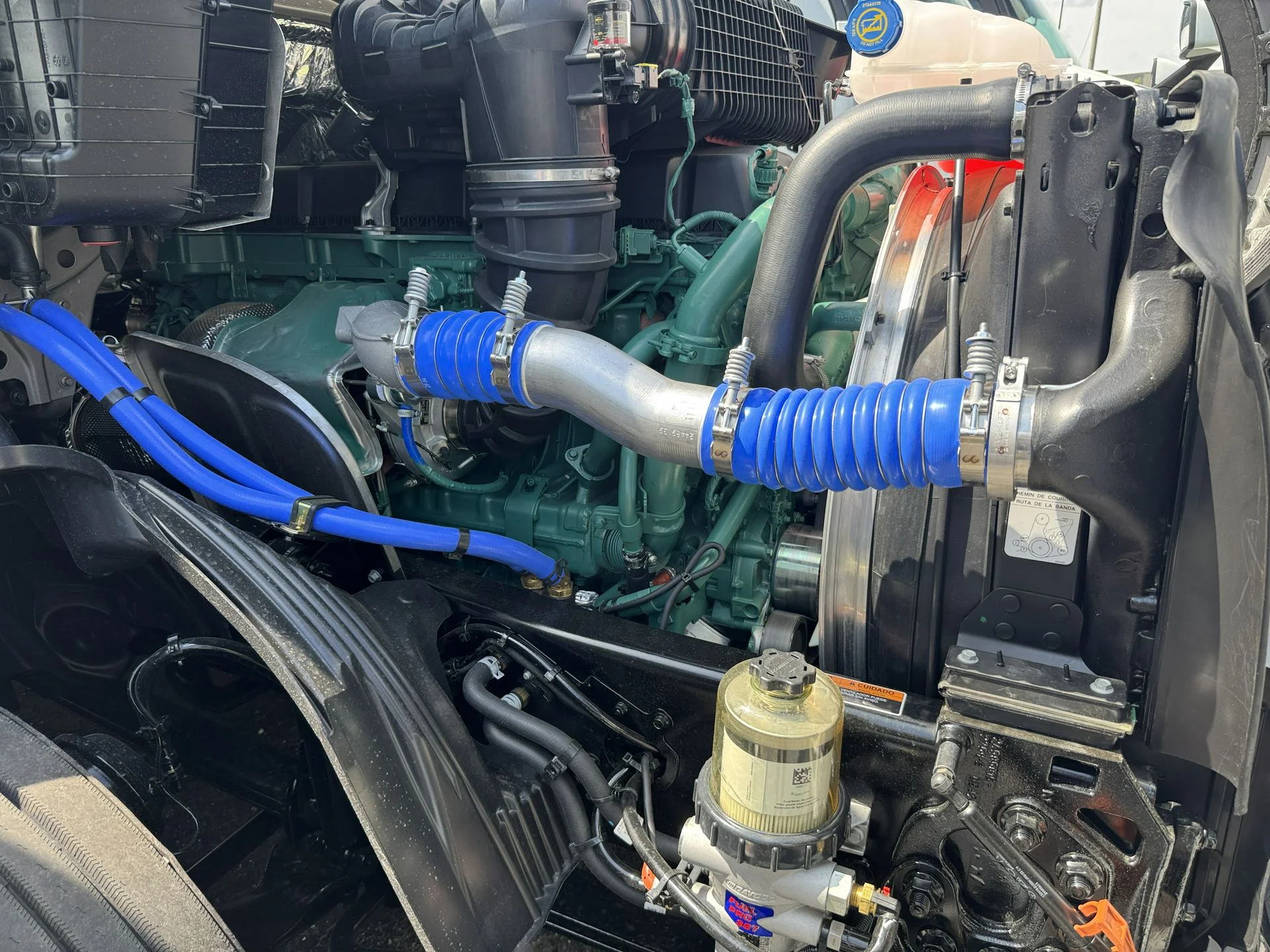 2026 Volvo VNL 860 - image 18