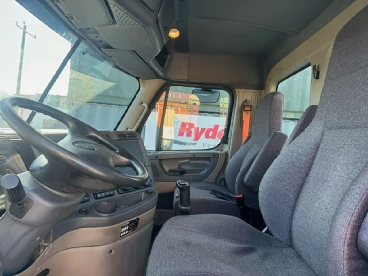 2018 Freightliner Cascadia in Springfield, MA — photo 11