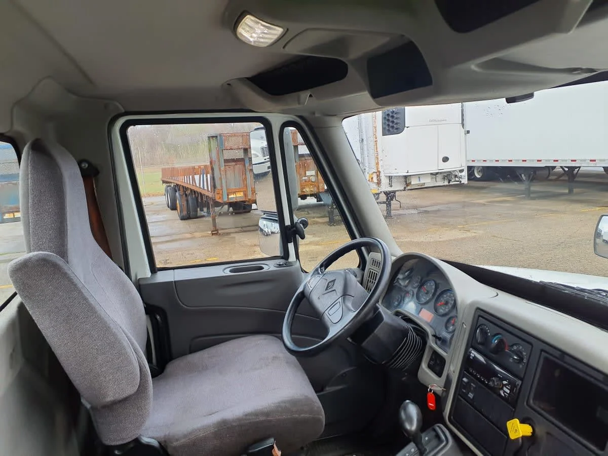 2019 International 4300 - image 7