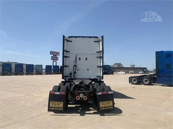 2024 Freightliner Cascadia in Location: Omaha, NE — photo 12