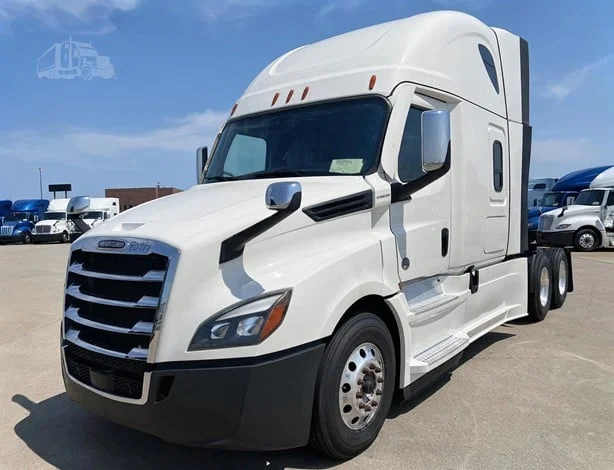2024 Freightliner Cascadia in Location: Omaha, NE — photo 2