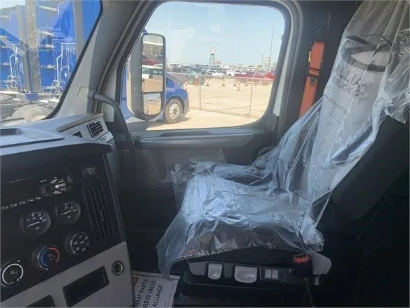 2024 Freightliner Cascadia in Location: Omaha, NE — photo 18