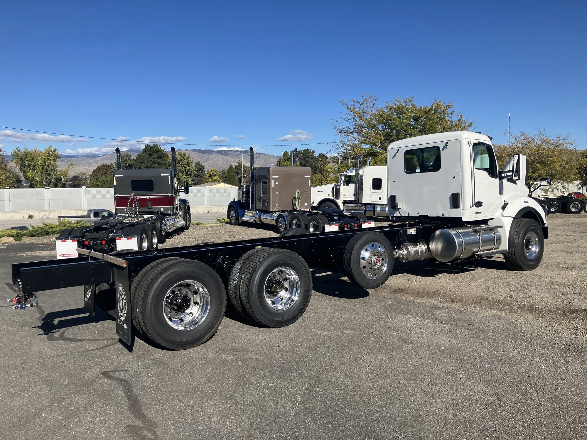 2026 Kenworth T880 - image 5