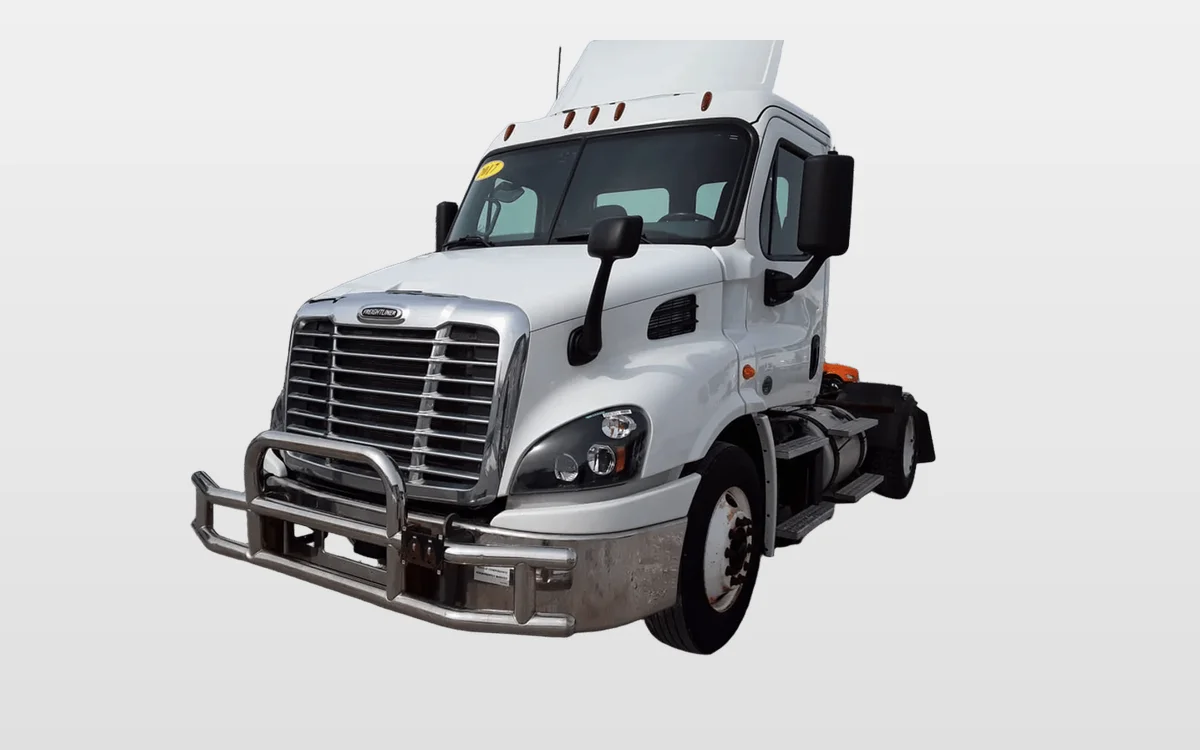 2017 Freightliner Cascadia - image 1