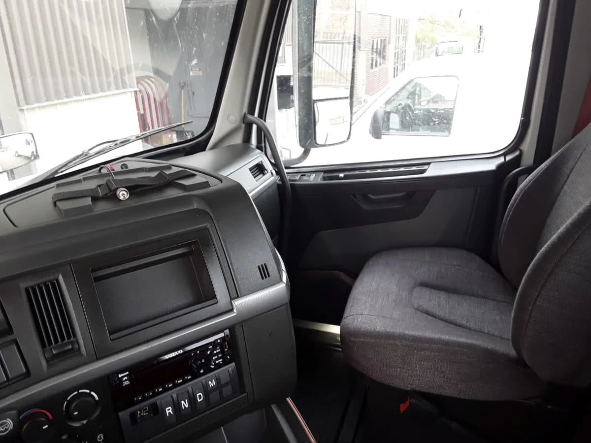 2019 Volvo VNR 660 in Kansas City, MO — photo 8