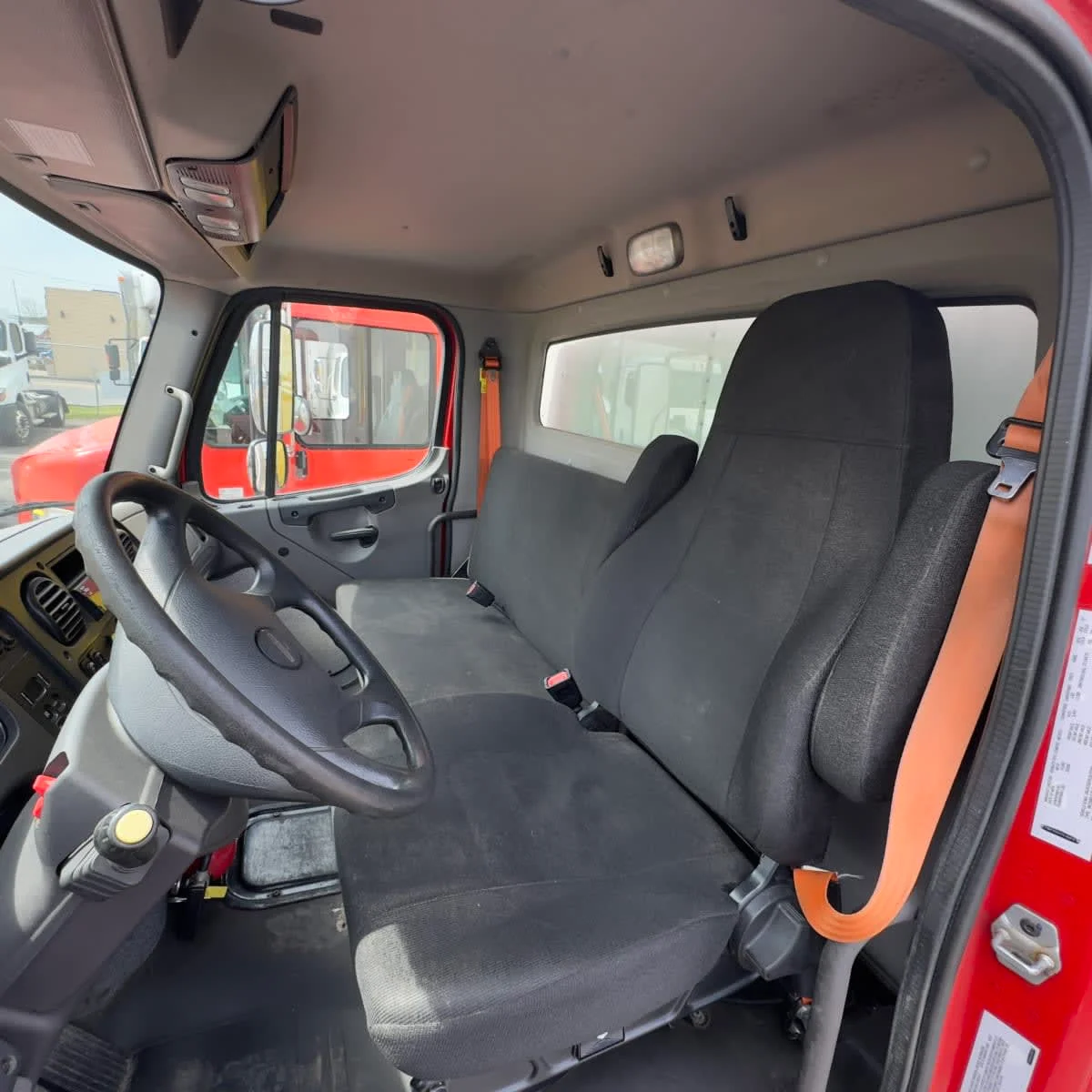 2020 Freightliner M2 106 - image 7