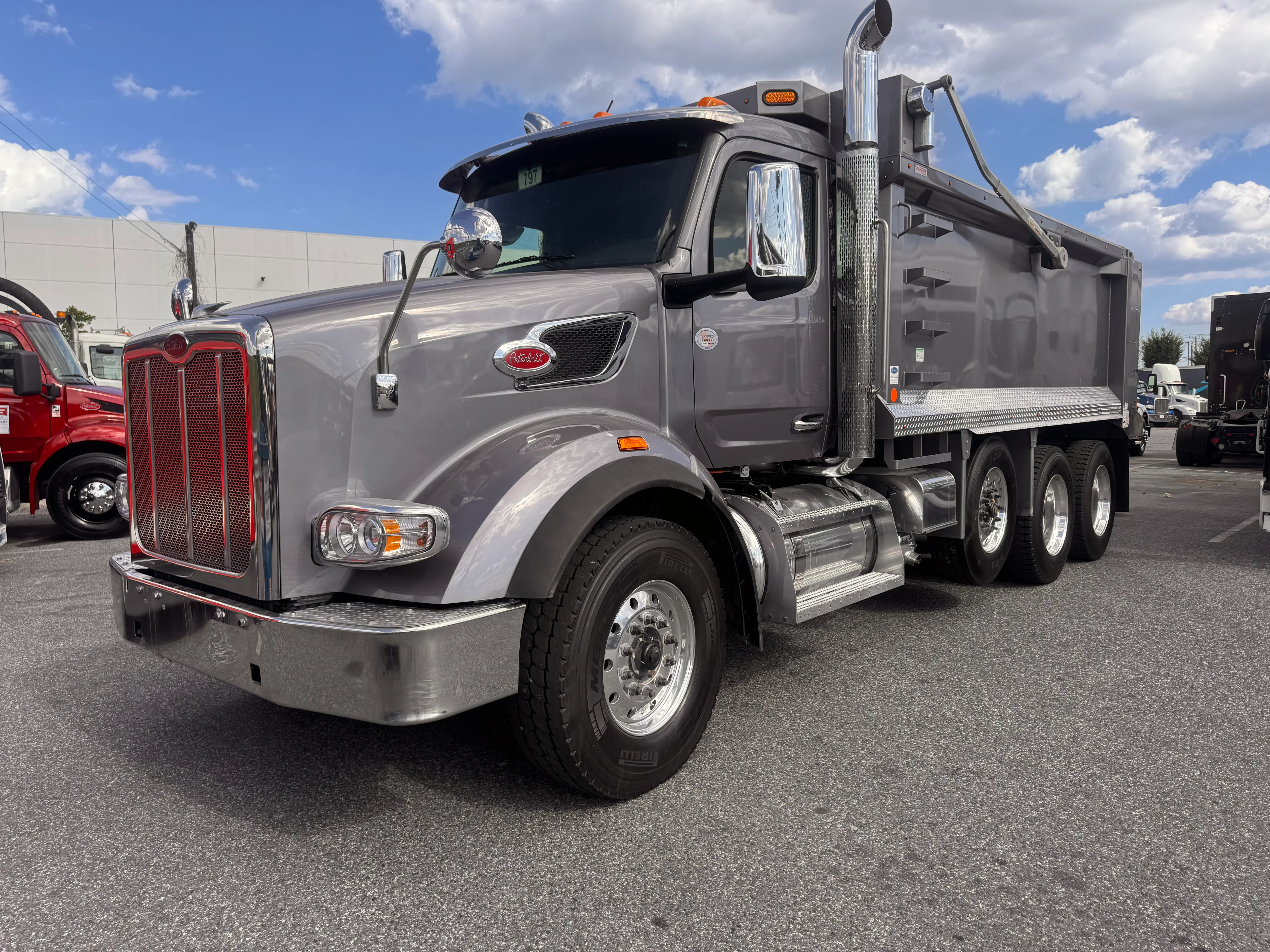 2024 Peterbilt 567 in Baltimore, MD — photo 2