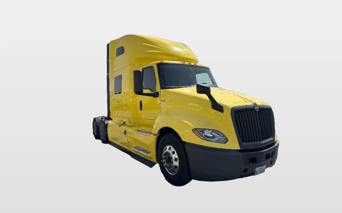 2022 International LT - image 1