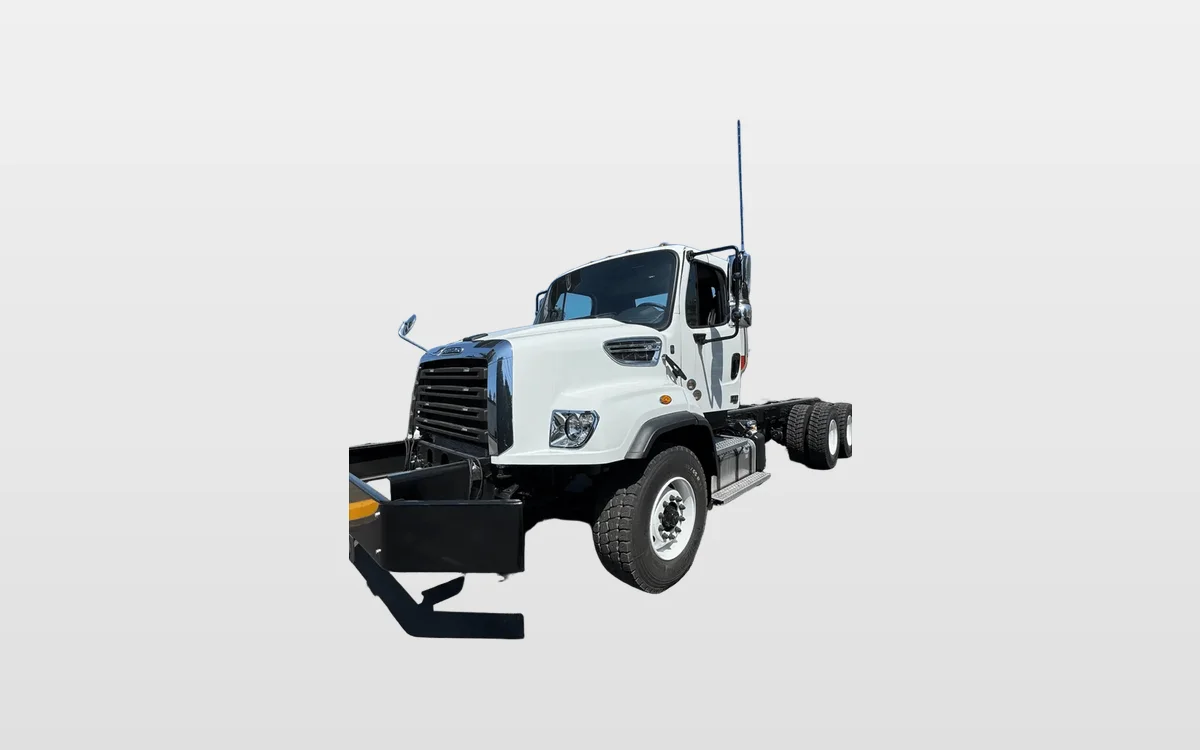 2025 Freightliner 114SD - image 1