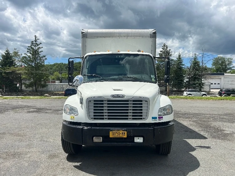 2019 Freightliner M2 106 in Elmsford, NY — photo 2