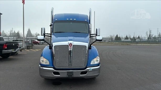 2021 Kenworth T680 in Portland, OR — photo 2