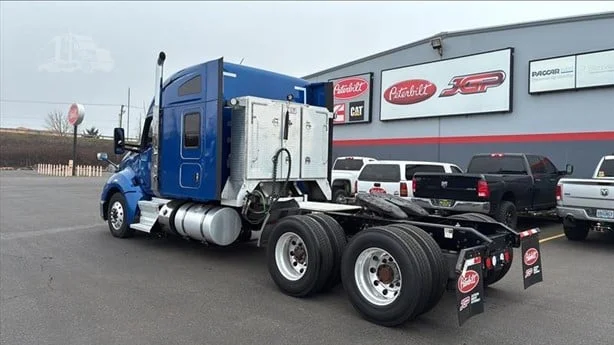 2021 Kenworth T680 in Portland, OR — photo 5