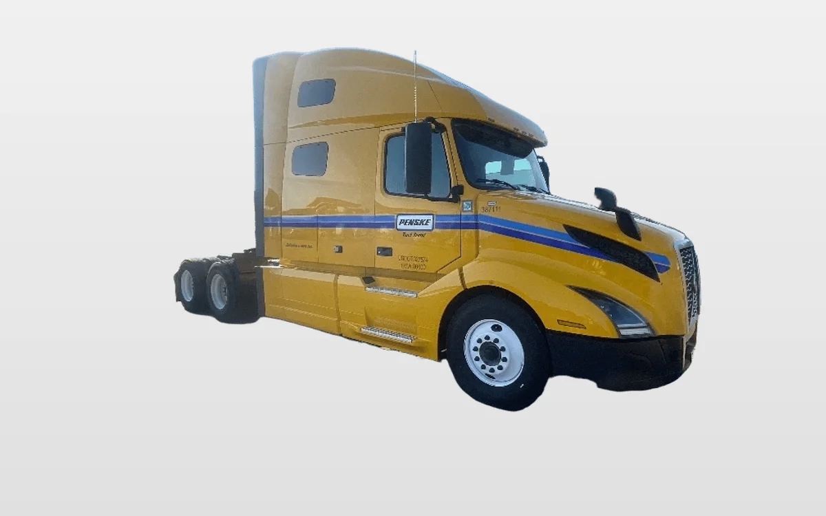 2022 Volvo - image 1