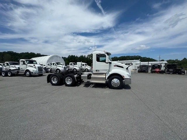 2025 Peterbilt 579 in Plainville, MA — photo 4