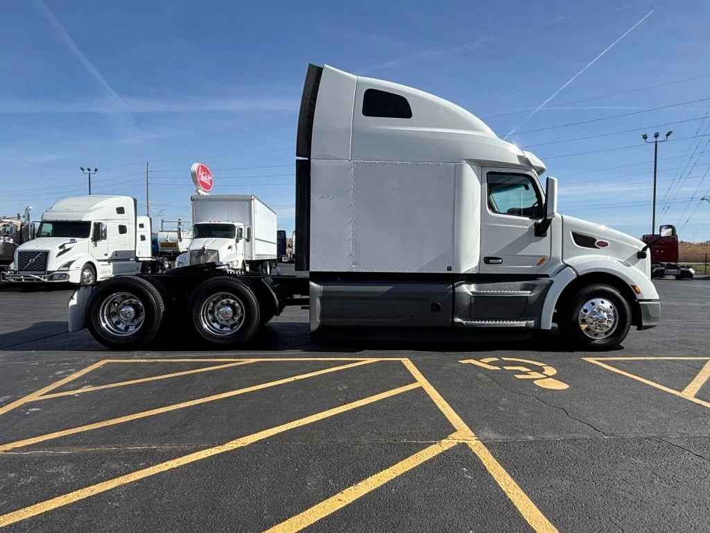 2021 Peterbilt 579 - image 8